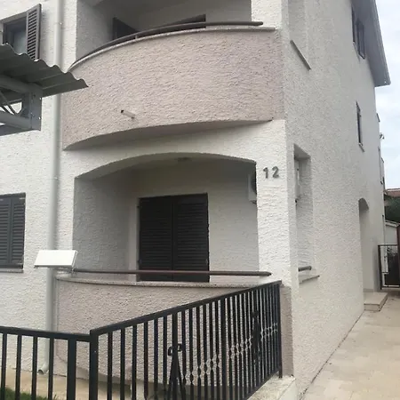 Franko Apartment *